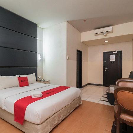 Hotel Reddoorz At Jalan Gunung Sahari Yakarta Exterior foto