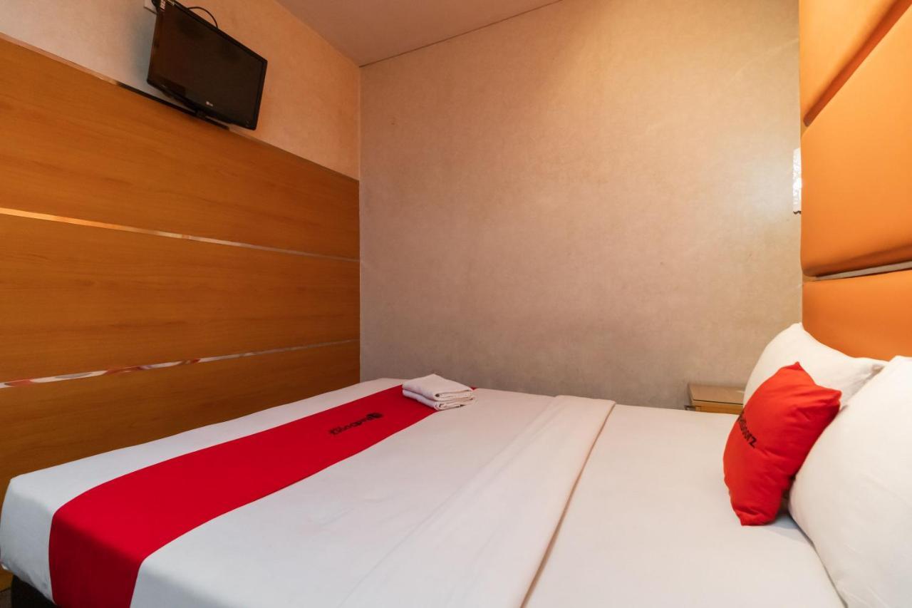 Hotel Reddoorz At Jalan Gunung Sahari Yakarta Exterior foto