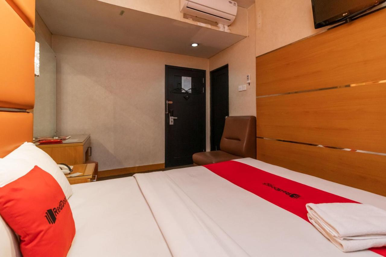 Hotel Reddoorz At Jalan Gunung Sahari Yakarta Exterior foto