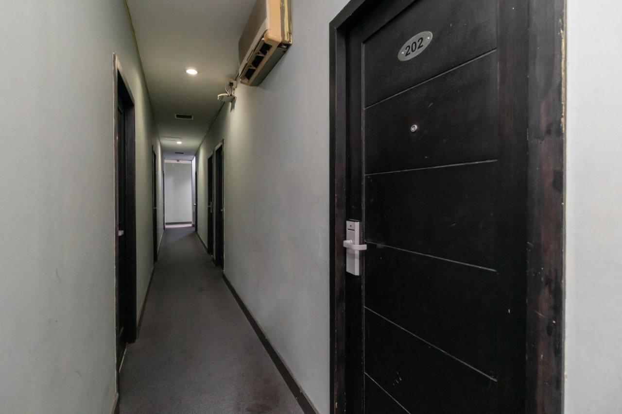 Hotel Reddoorz At Jalan Gunung Sahari Yakarta Exterior foto