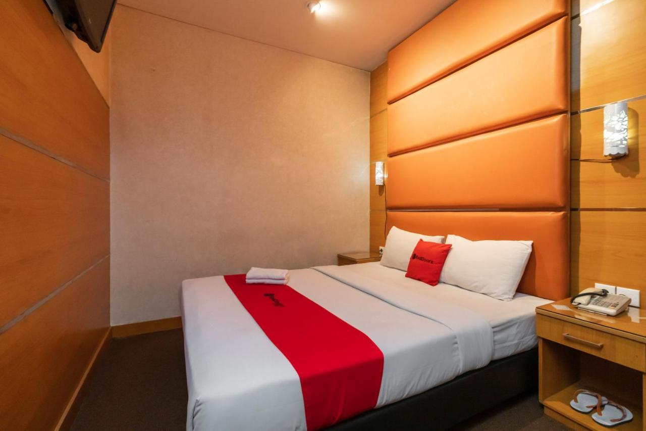 Hotel Reddoorz At Jalan Gunung Sahari Yakarta Exterior foto