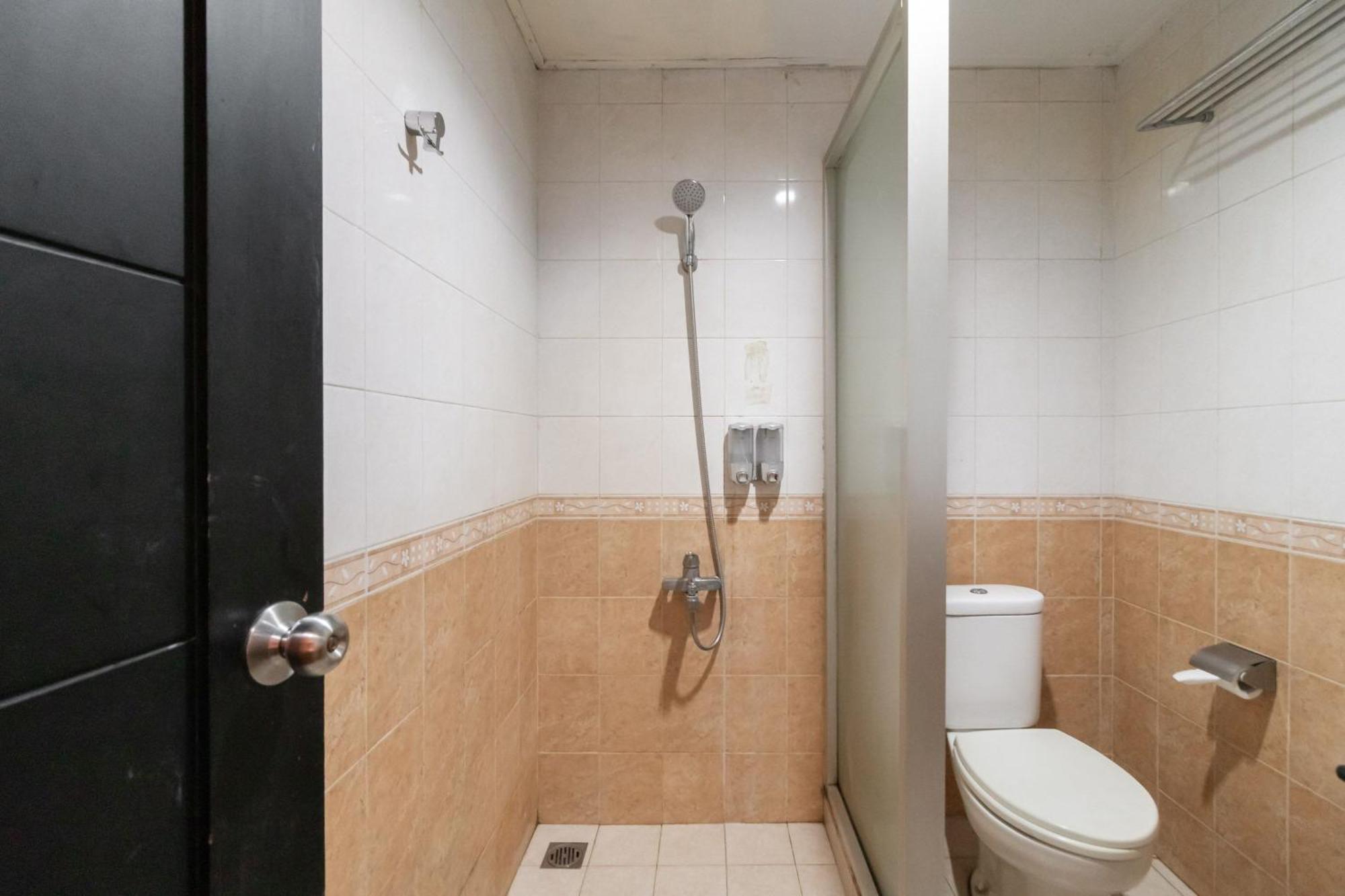 Hotel Reddoorz At Jalan Gunung Sahari Yakarta Habitación foto