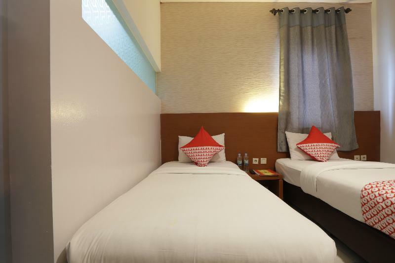 Hotel Reddoorz At Jalan Gunung Sahari Yakarta Exterior foto