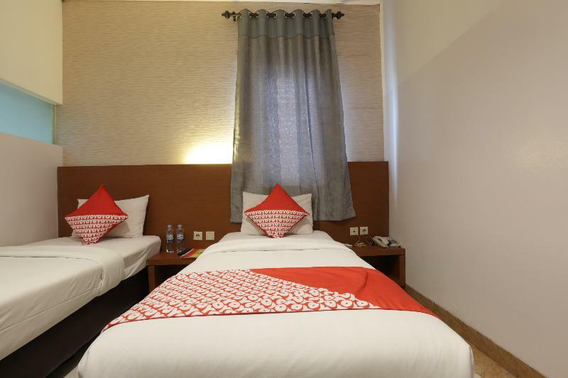 Hotel Reddoorz At Jalan Gunung Sahari Yakarta Exterior foto