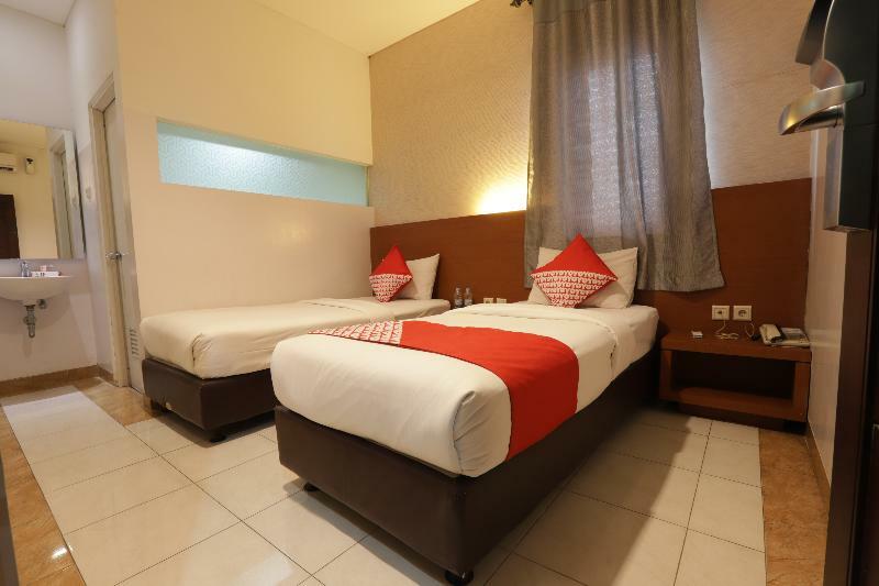 Hotel Reddoorz At Jalan Gunung Sahari Yakarta Exterior foto
