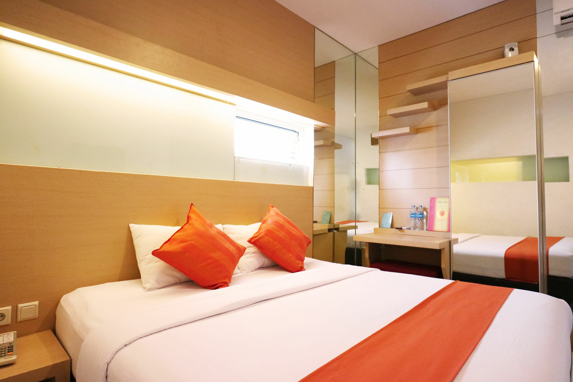 Hotel Reddoorz At Jalan Gunung Sahari Yakarta Exterior foto